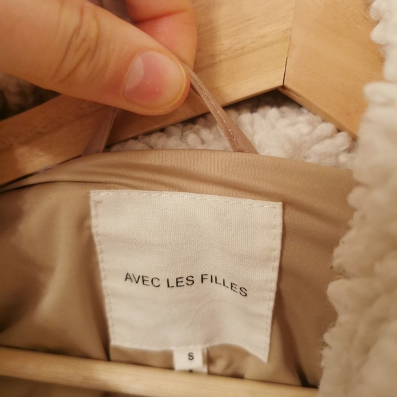 Stylish Winter Coat! - Picture 3 of 7